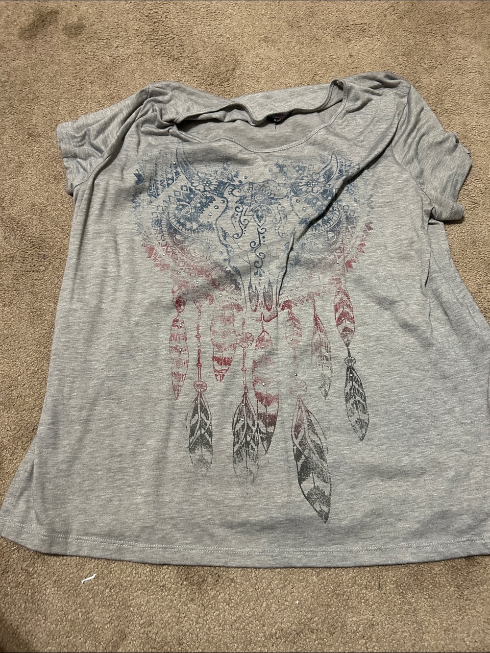 Ransom Light Gray Short-Sleeve Tee with Feather Skull Graphic